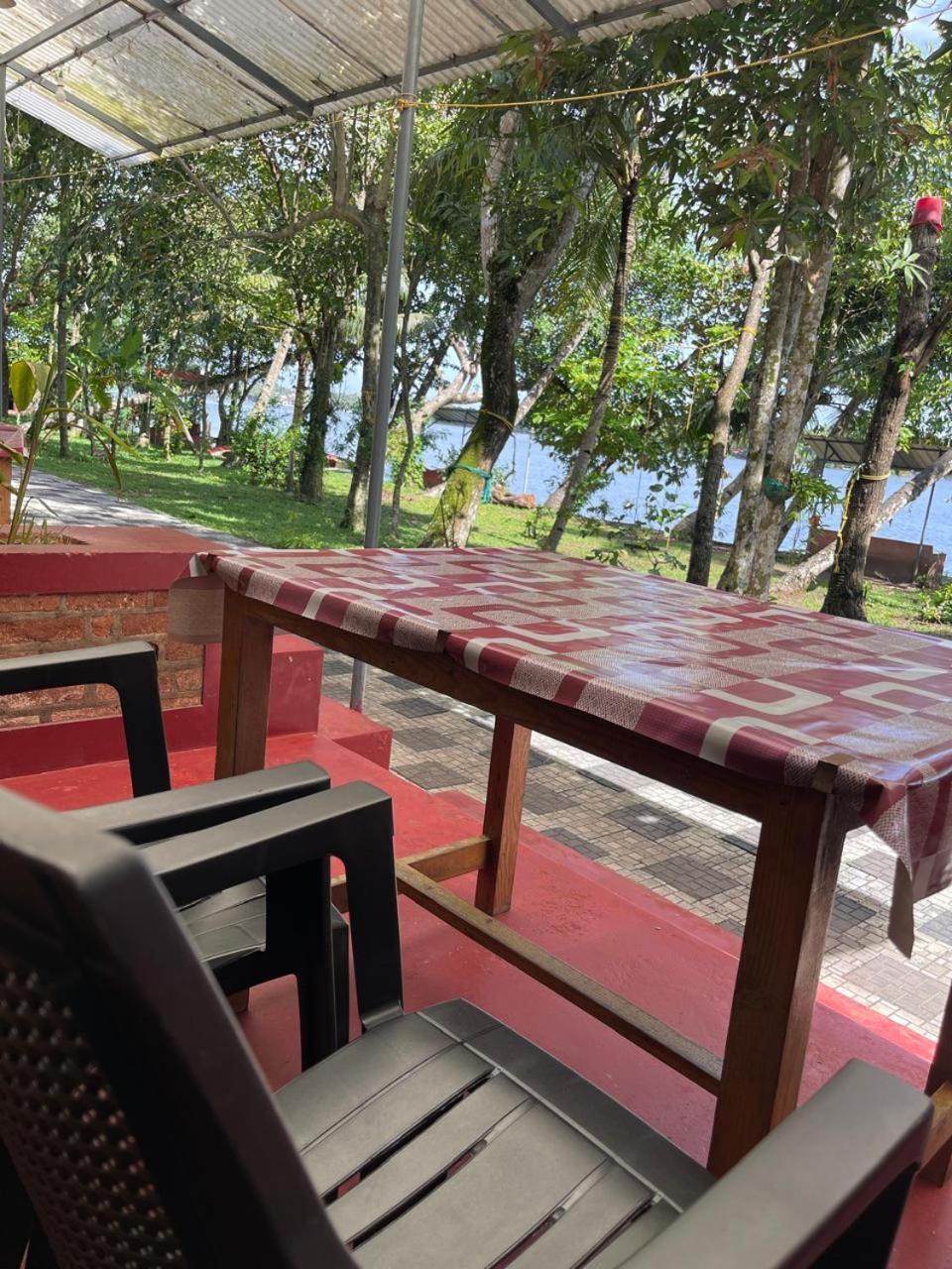 Ashtamudivillas Kollam Exteriér fotografie