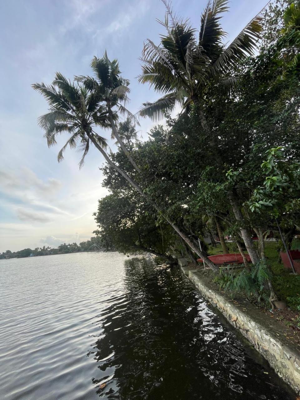 Ashtamudivillas Kollam Exteriér fotografie